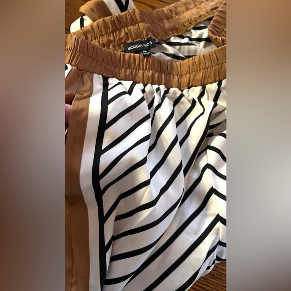 MODERN WORKS Striped Set - Picture 5 of 8
